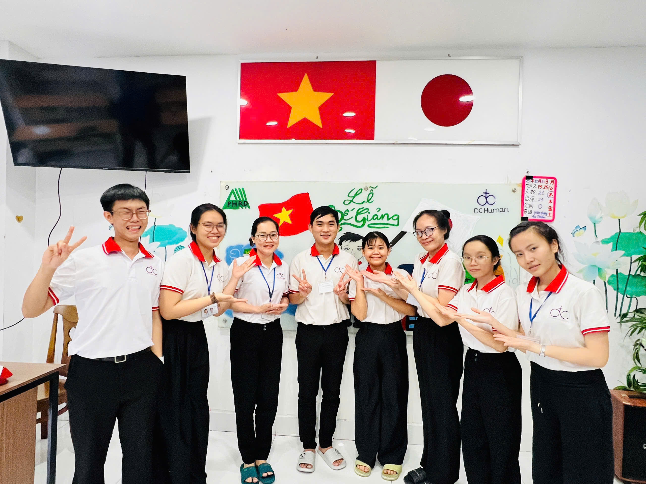 Chia tay học viên xuất cảnh