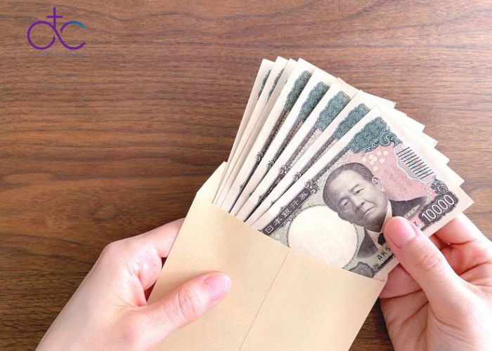 Được nhận lương theo hợp đồng lao động