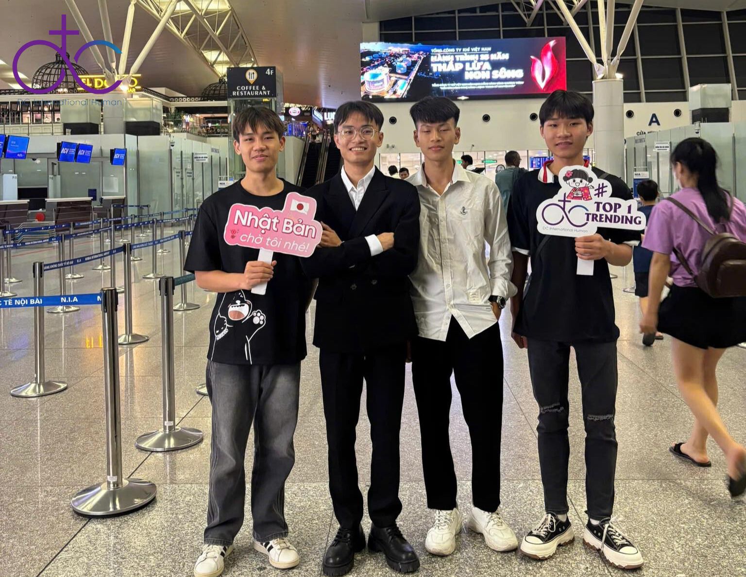 Các bạn học viên bên DC HUMAN xuất cảnh qua Nhật Bản